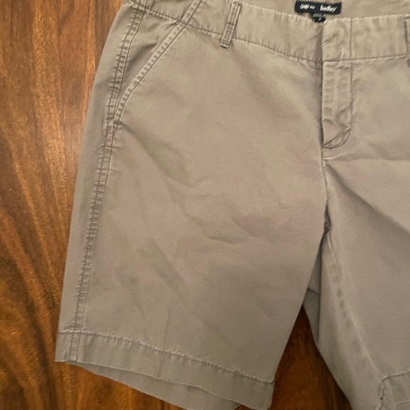 𝅺gap Hadley shorts size 8 - Picture 3 of 9